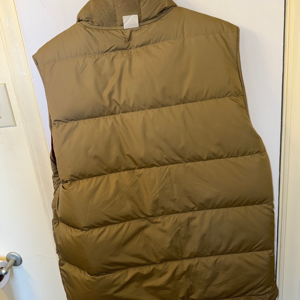 Patagonia Men's Reversible Bivy Down Vest - Picture 10 of 12